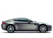 Aston Martin Vantage V8